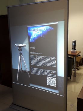 Projekčný RollUp